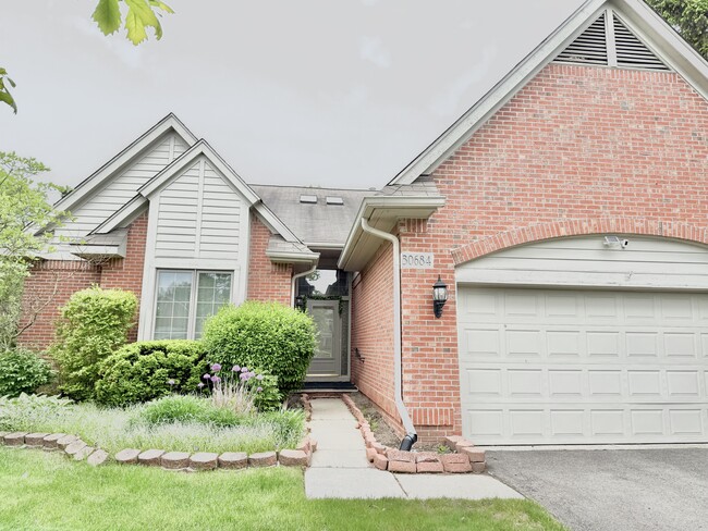 Building Photo - 30684 Tanglewood Trl