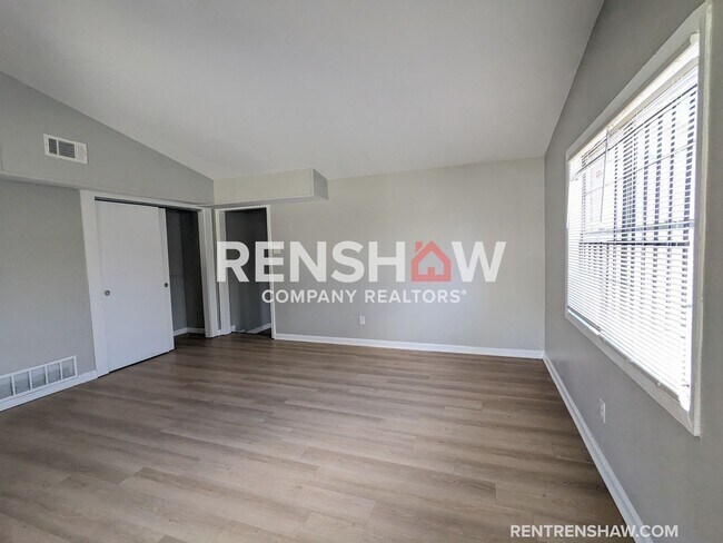 Building Photo - Text the Leasing Team at 901-820-4367 to S...