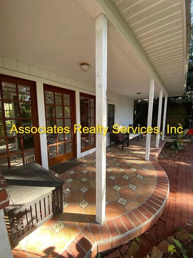 Foto del edificio - Charming 3 Bedroom w/ study that can be 4th bedroom, 3 Bath Home in Florida Park – Hardwood Floor...