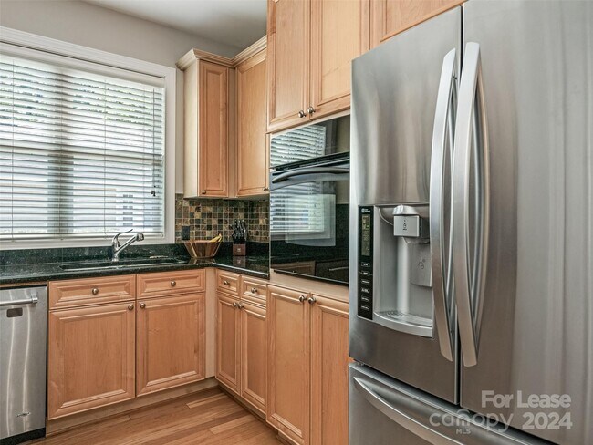 Building Photo - 1037 Davant Ln