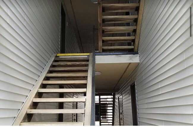2nd floor of three level - 1649 Carriage House Ter
