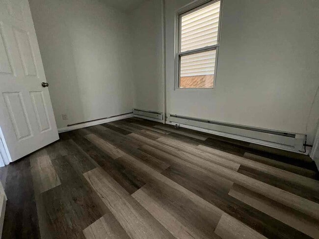 Building Photo - 337 Claremont Ave