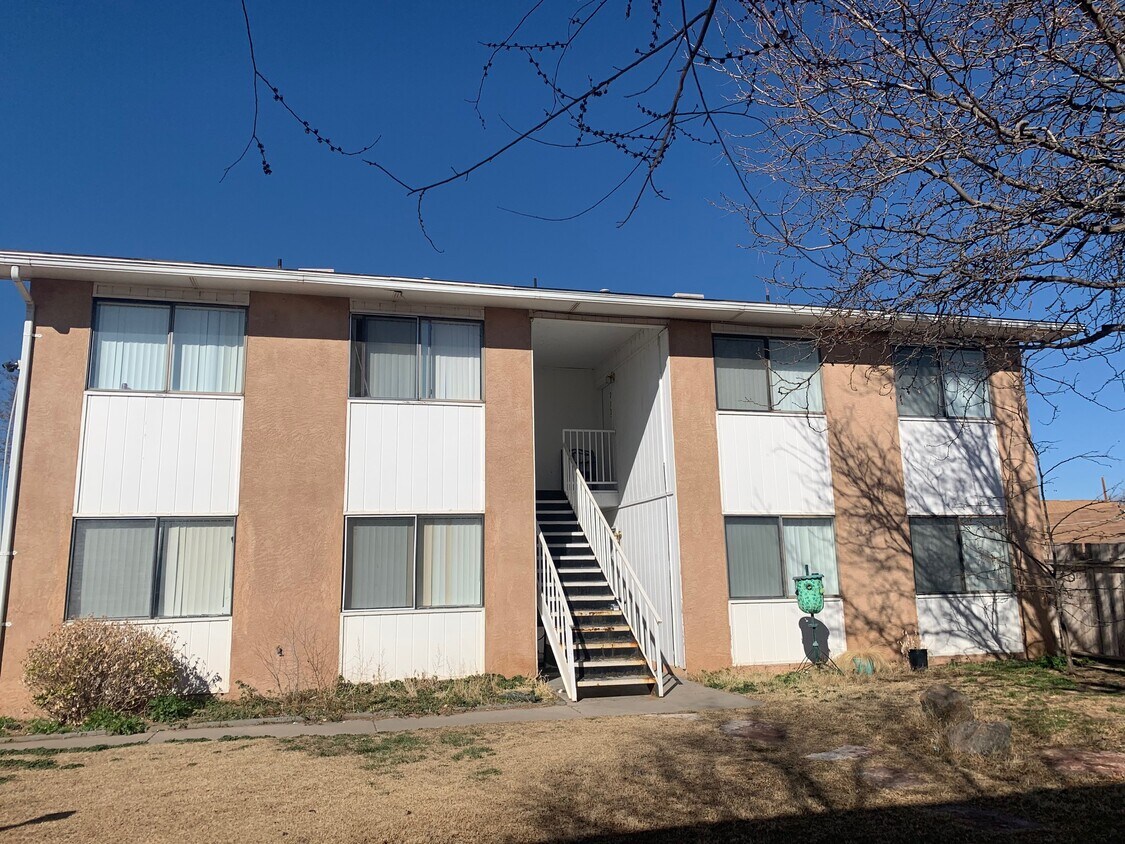 Foto principal - 250 Village Dr