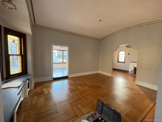 Foto del edificio - 45 W Penn St