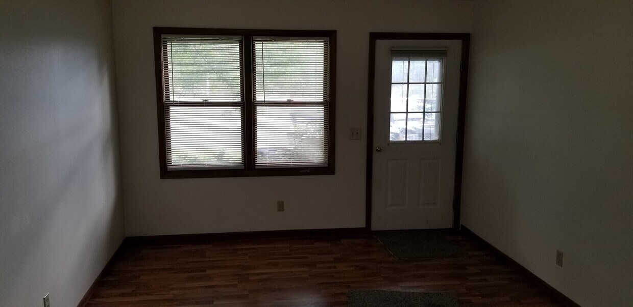 1014 Sawyer Dr, Marshfield, WI 54449 Townhome Rentals in Marshfield