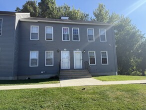 Building Photo - 11 D Riverview Dr