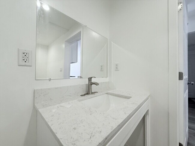 Foto del edificio - 1258 Leighton Ave