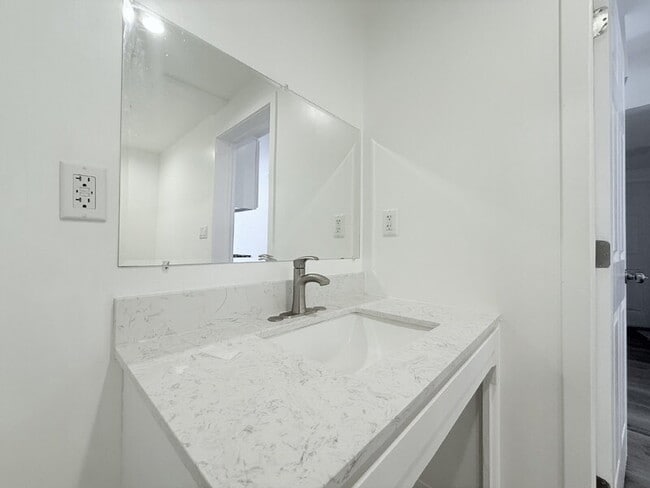 Building Photo - 1258 Leighton Ave
