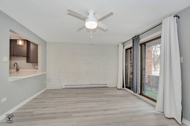 Foto del edificio - 7302 Blackstone Ave