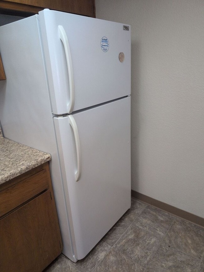 Building Photo - Great Townhouse in Anderson