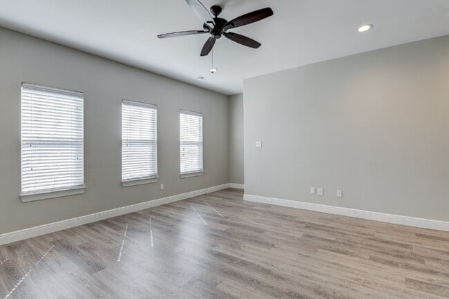 Building Photo - Stunning 3 Story Town-Home near Texas Tech...