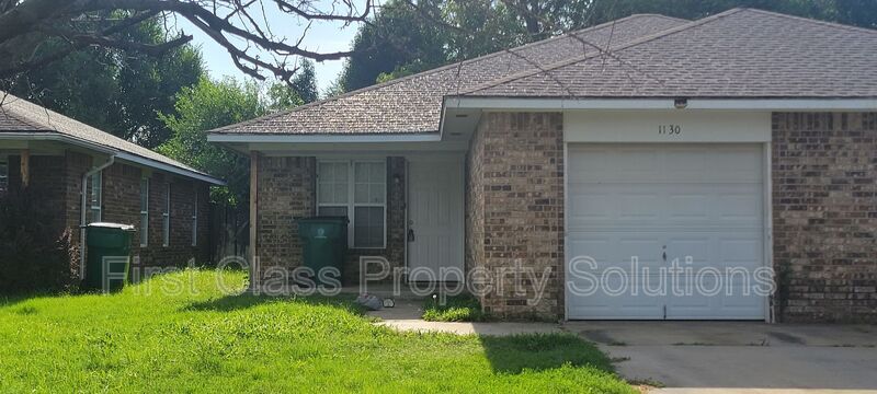 Primary Photo - 1130 N Gardner Ave