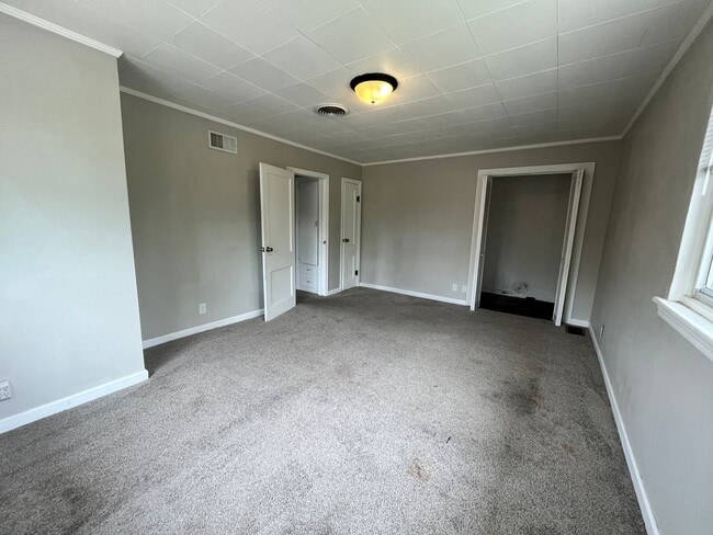 Building Photo - 861 N 11th St