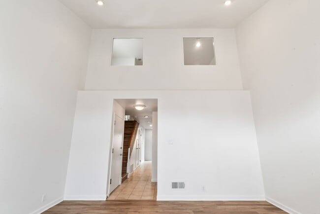 Building Photo - Spacious 3-Bedroom Daly City Home – Prime ...