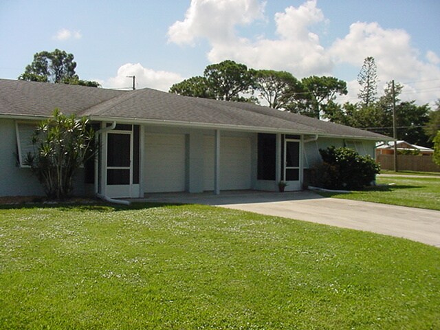 Primary Photo - 2427 NW Holiday Ct