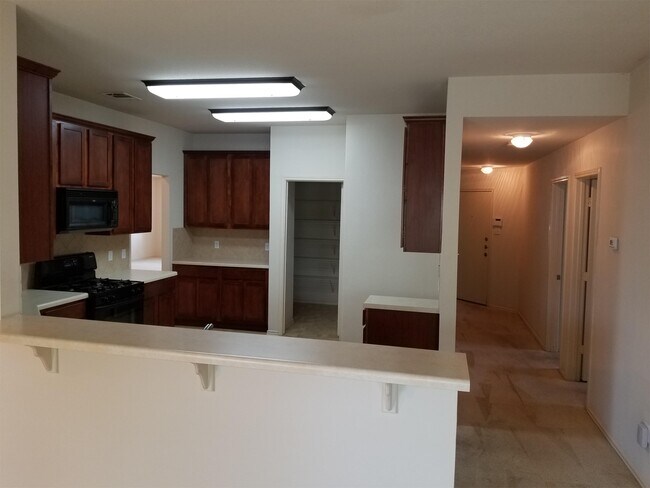 Building Photo - 1421 Sweet Leaf Ln