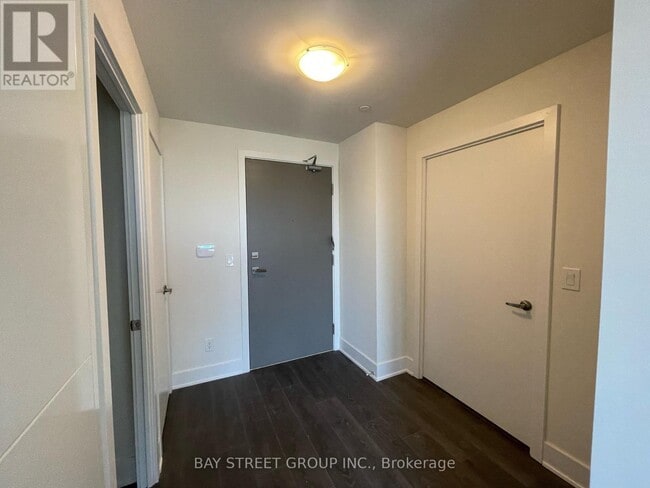 Building Photo - 188 Fairview Mall Dr