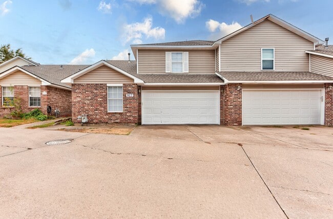 Photo - 917 Rambling Oaks Dr (Norman, OK) House