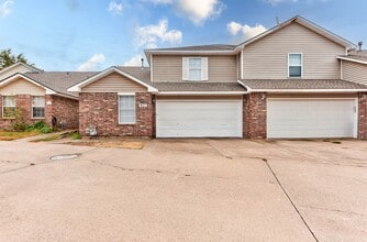 Building Photo - 917 Rambling Oaks Dr