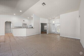 Building Photo - 3101 SW 22nd Ave