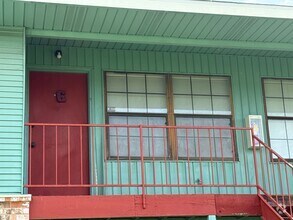 Building Photo - 106 Lady Bird Ln