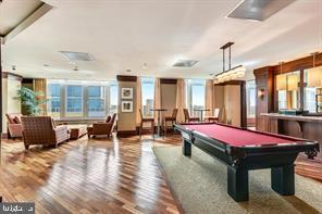 Foto del edificio - 8220 Crestwood Heights Dr