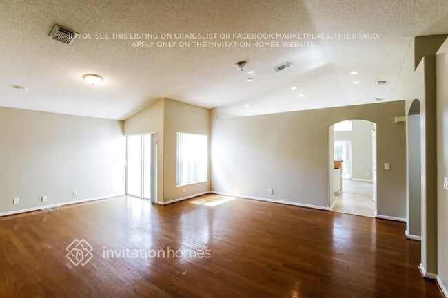 Building Photo - 3432 SW 51st St