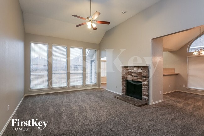 Foto del edificio - 136 Woodcreek Dr