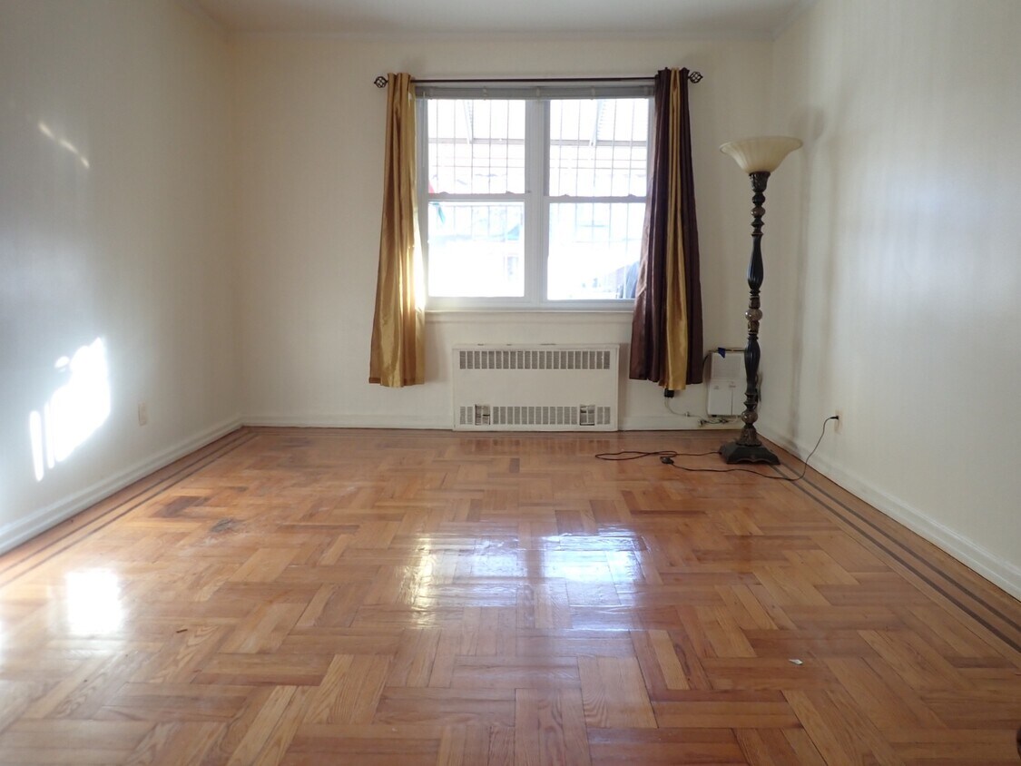 Foto principal - 386 E 54th St