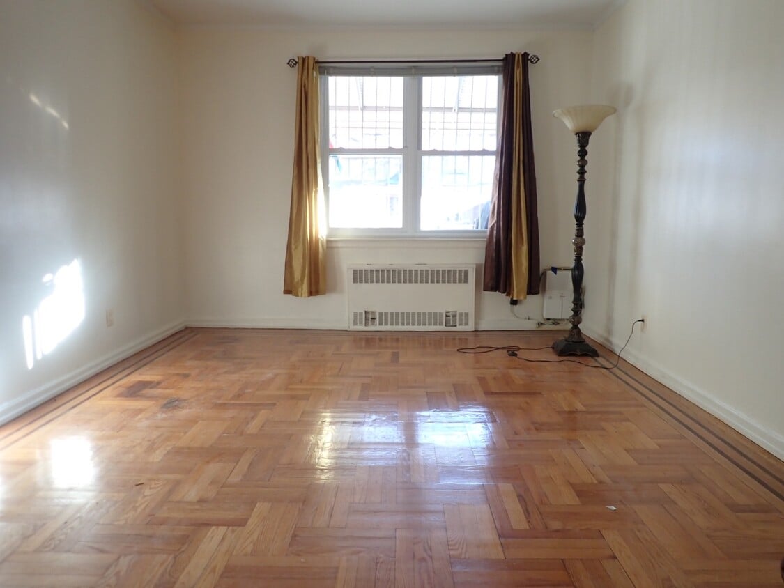 Primary Photo - 386 E 54th St