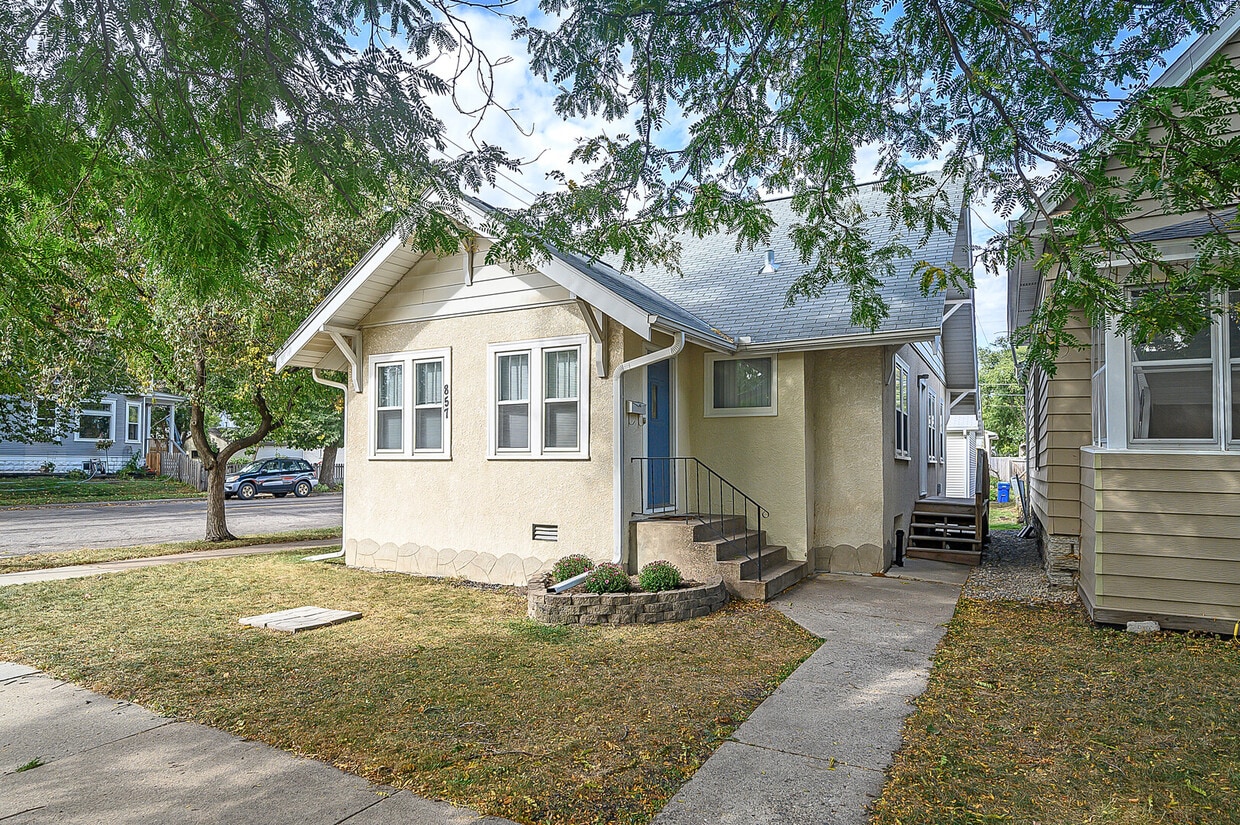 Primary Photo - 857 Juno Ave