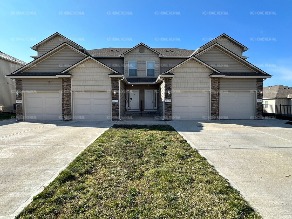 Primary Photo - Charming 2 bed townhome in KCK!