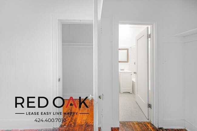 Foto del edificio - ~1 Month FREE~ Stunning and Sunny Studio w...
