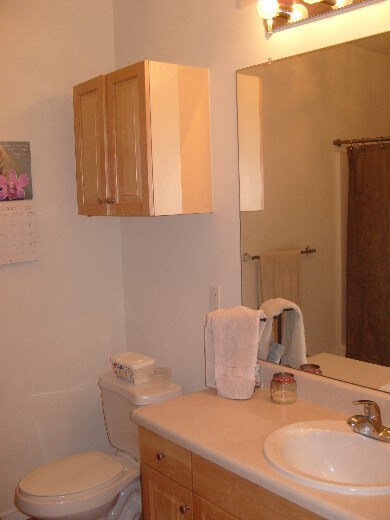 Building Photo - 3 BR/2Bath 2 car garage spacious Condo
