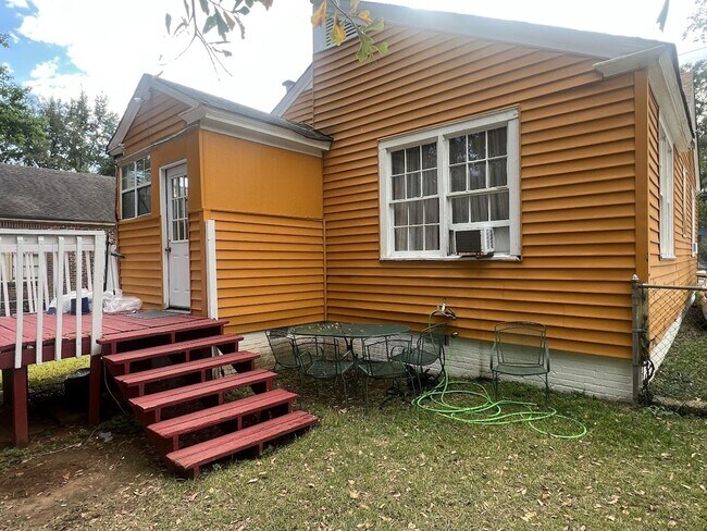 Foto del edificio - Charming 2 Bed/1 Bath Home in Montgomery, AL - Available 12/15 - $1125