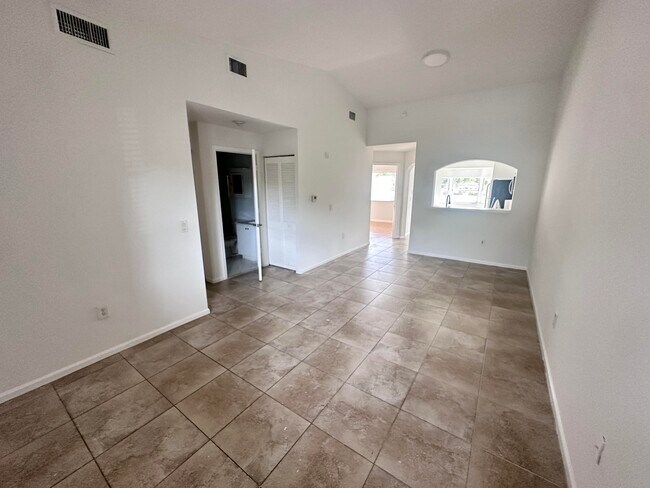 Foto del edificio - 3474 Briar Bay Blvd