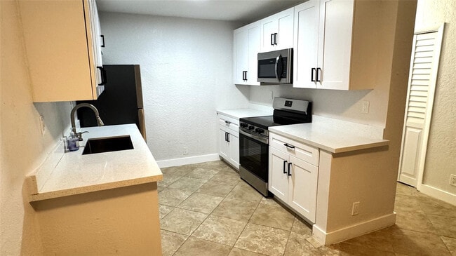 Building Photo - 760 SE 2nd Ave