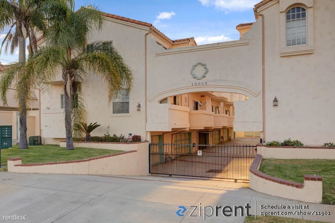 Primary Photo - 3 br, 2.5 bath Townhome - 16008 La Salle A...