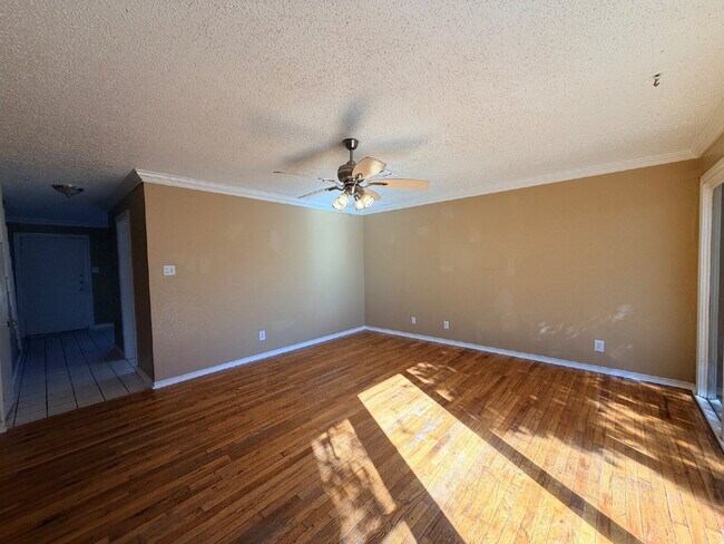 Foto del edificio - "Charming 3-Bed, 2-Bath Home in Lubbock – Spacious 1,233 Sq Ft Gem on 33rd Street!"