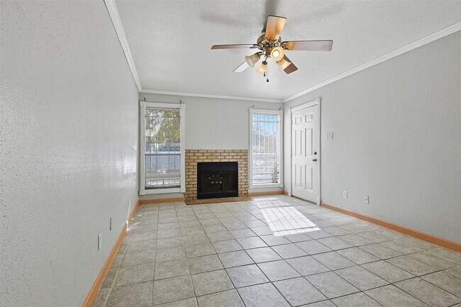 Foto del edificio - 3900 Woodchase Dr