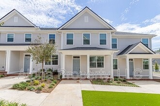 Building Photo - 105 Remount Way