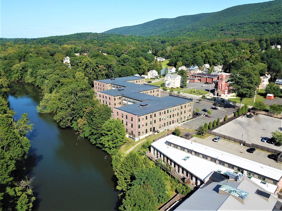 Primary Photo - Beacon Falls - Lofts at 50 Leonard