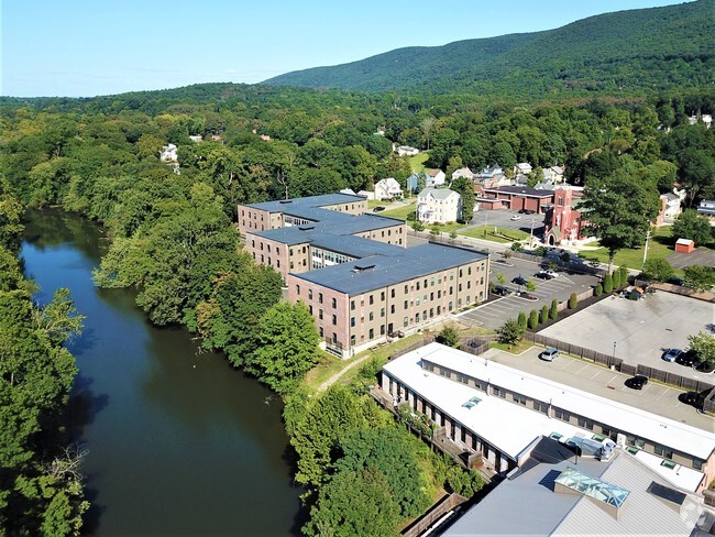 Beacon Falls - Lofts at 50 Leonard