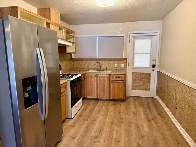Foto del edificio - Cute 2/1 Home Available for Immediate Move In!
