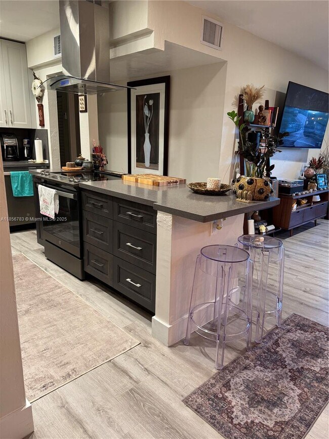 Foto del edificio - 8335 SW 72nd Ave