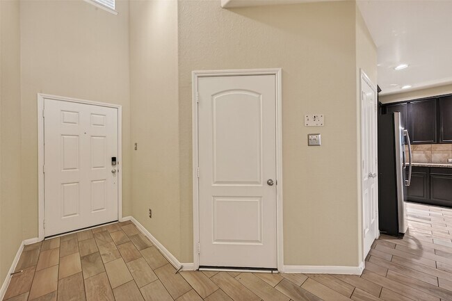 Foto del edificio - 8314 Columbia Forest Dr