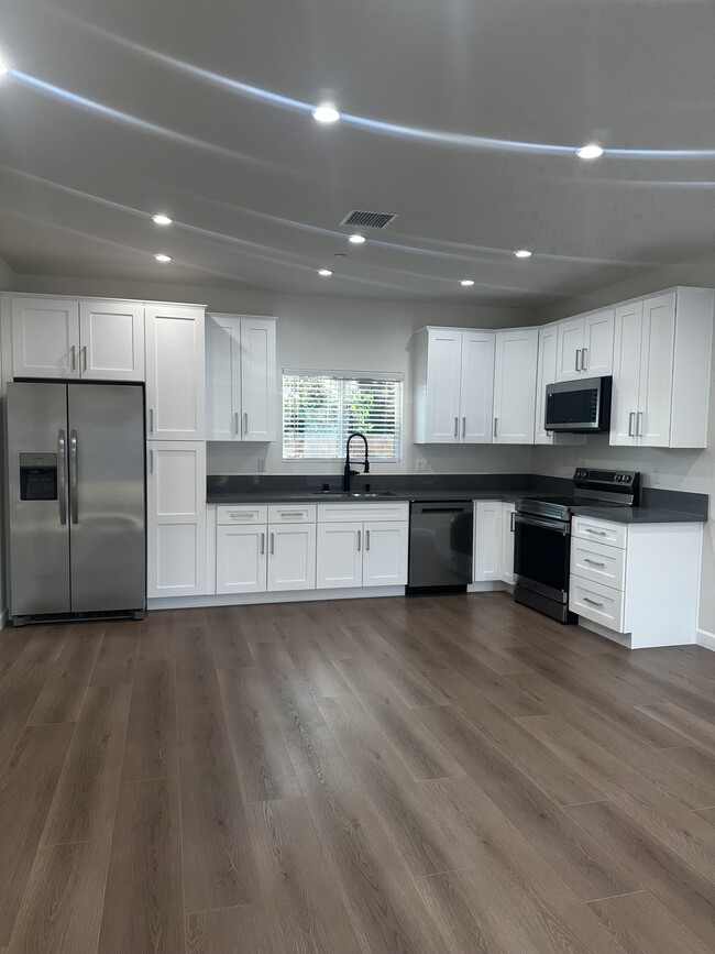 Building Photo - 8501 Cranford Ave