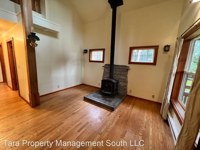 Foto del edificio - 3 br, 2 bath House - 741 Ellwood Drive