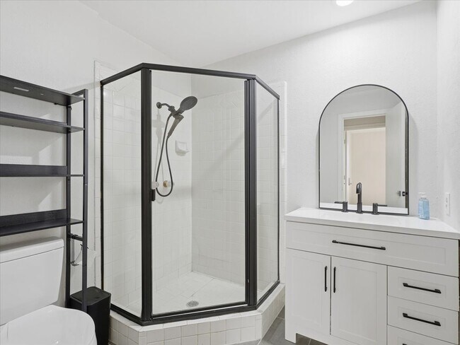 Foto del edificio - 2717 Sedgeway Ln