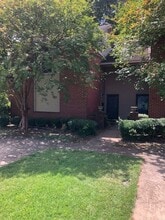 Building Photo - 1805 Holmes St